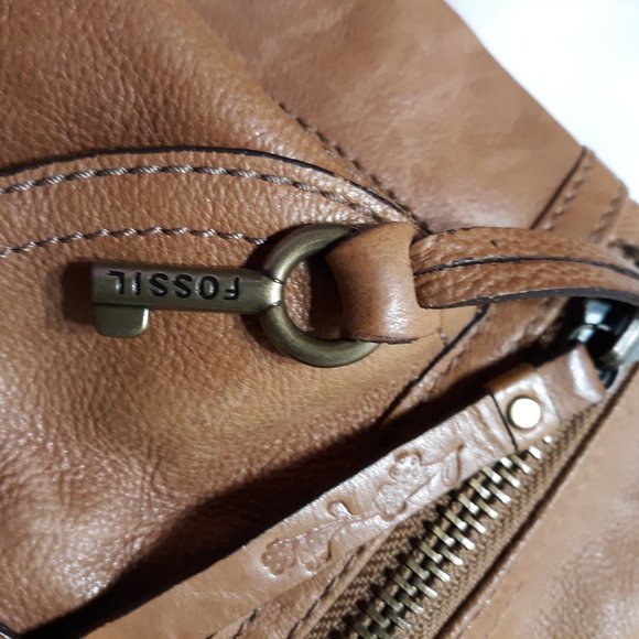 (Listing#6) Fossil Purse - Picture 7 of 12